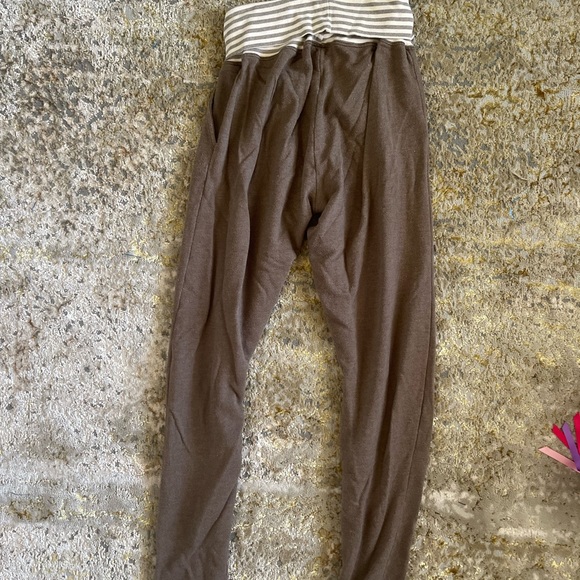 Foldover Waistband Joggers - Picture 4 of 5